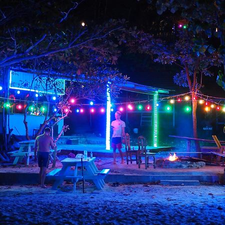 Coconutbeach Bungalows Derm Tkov Village Exteriör bild