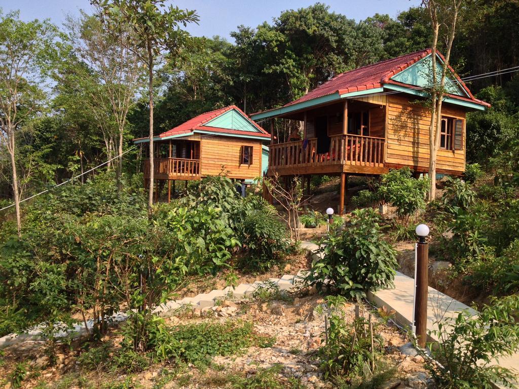 Coconutbeach Bungalows Derm Tkov Village Exteriör bild